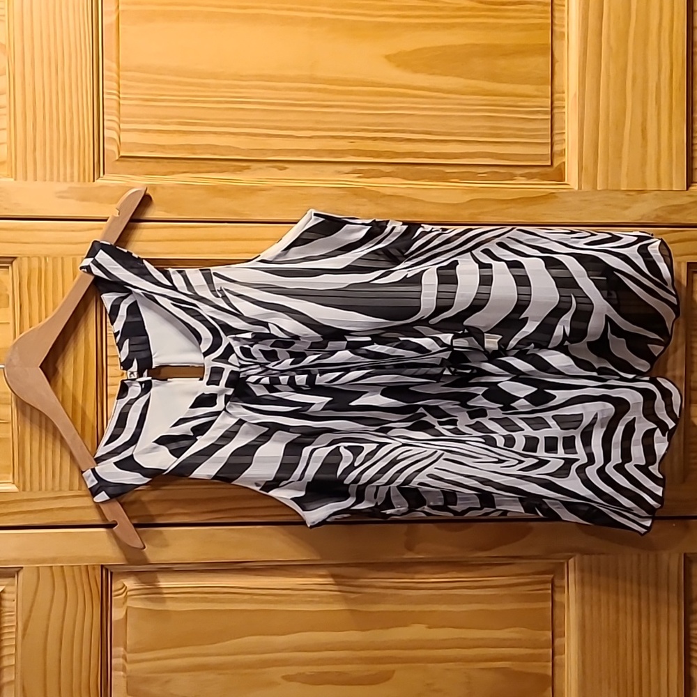Zoe blouse, Size L, Black and Cream